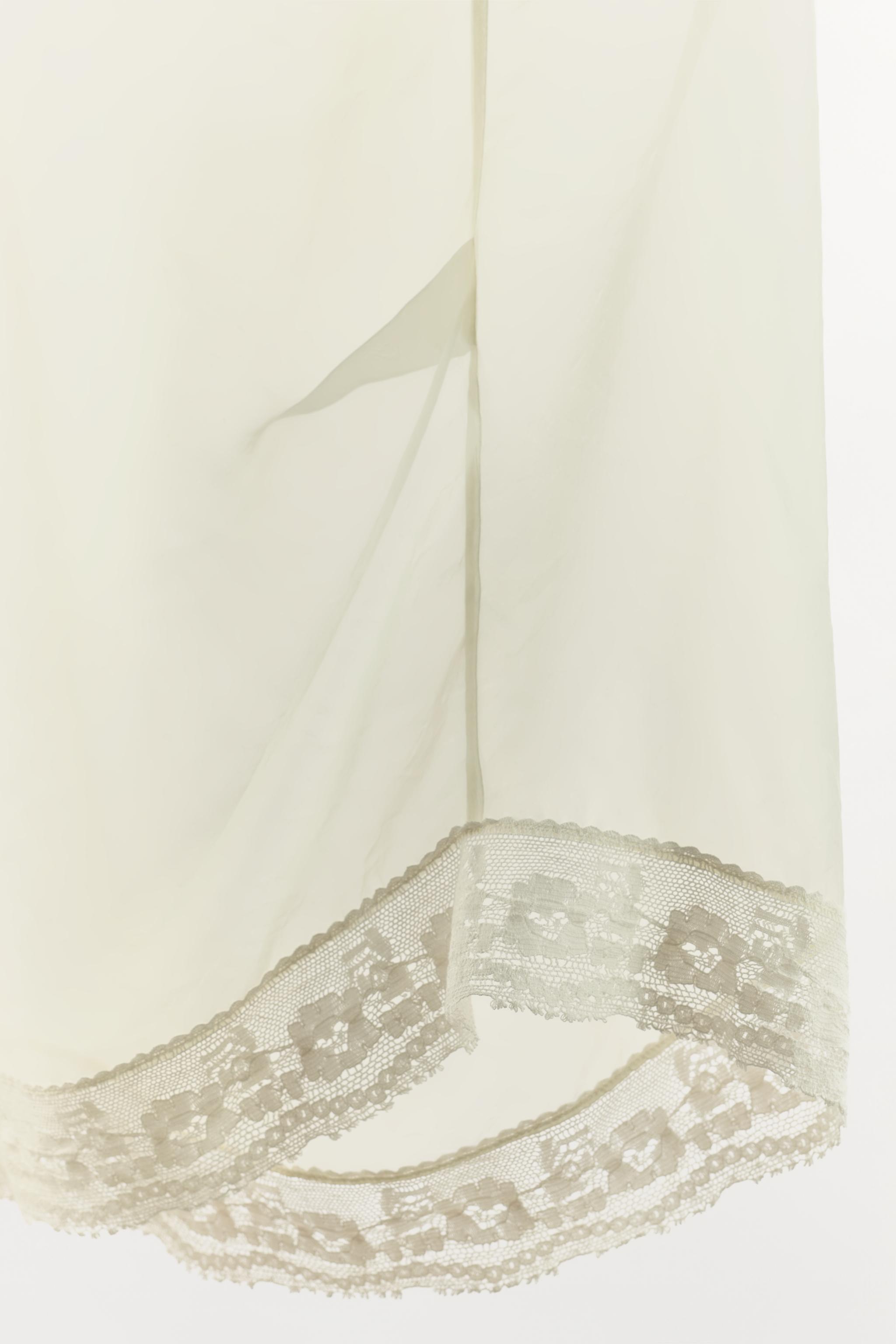TOP EN ORGANZA ET DENTELLE